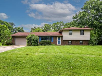 5953 Mindy Dr