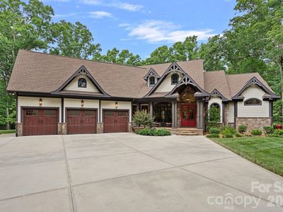 6808 Live Oaks Ln