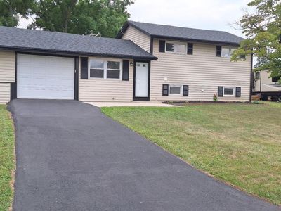 3140 Lark Dr