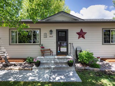 307 Lake Side Dr