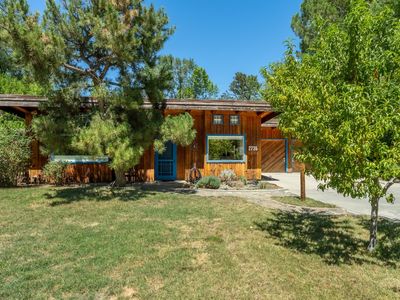 2735 Highland Dr