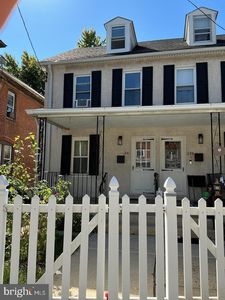 Property at 241 Fairview Rd, Crum Lynne, PA