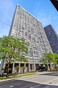 5445 N Sheridan Rd APT 3501