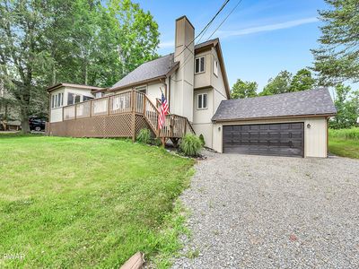 33 Forest Ln