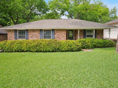 10025 Lanshire Dr