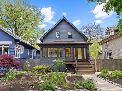 2125 W Greenleaf Ave