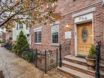 356 4th St