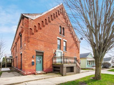 84 W 2nd St
