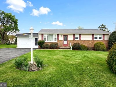 60 Meadow Ln