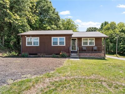 819 Mobile St
