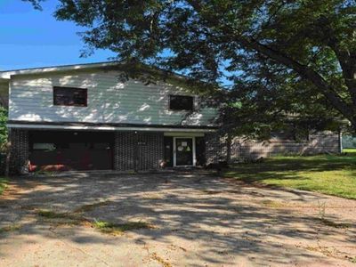 1109 Seneca Dr