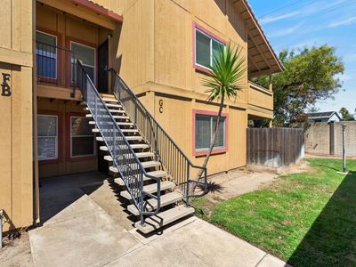 440 Cherry Ln APT C