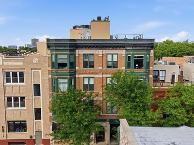 1245 W George St APT 201
