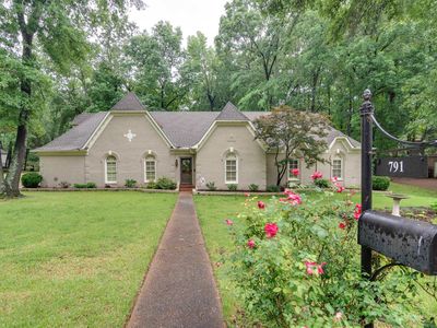 791 N Tree Dr