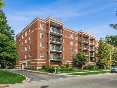5320 N Lowell Ave APT 205