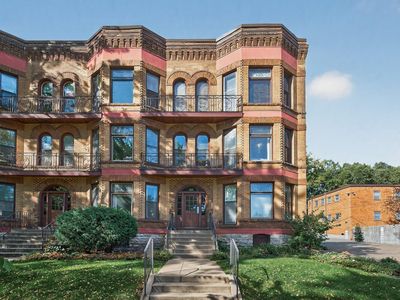 115 Western Ave N APT 3M