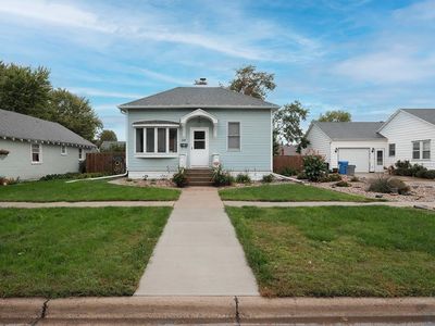329 2nd Ave NE