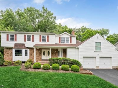 27 Cobblestone Ln