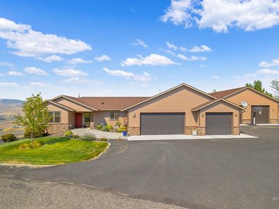 705 Talons Ct