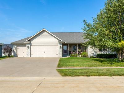 Property at 410 S Diamond Dr, Long Grove, IA