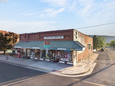 206 S Main St