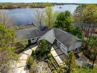 1115 Riverside Dr
