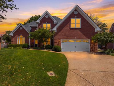 716 Hampton Cv