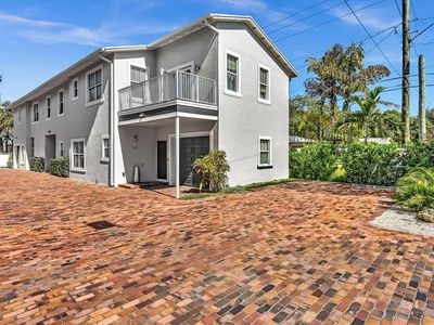 301 SE 22nd St