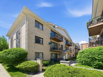 7204 W Cortland St APT 205