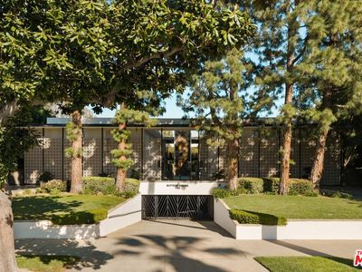 720 S Orange Grove Blvd APT 3A