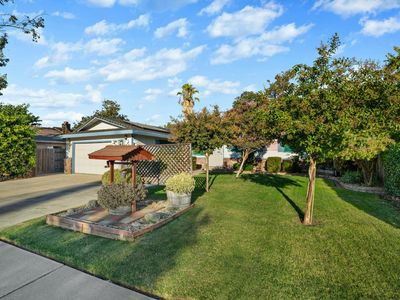 8410 Melrose Dr