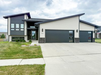 1812 W Briarwood Cir
