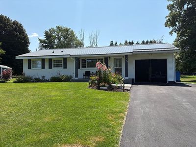 100 E Chariot Ave