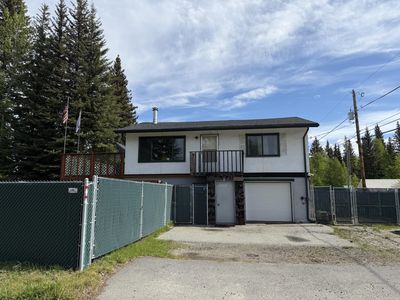 Property at 1527 Aurora Dr, Fairbanks, AK