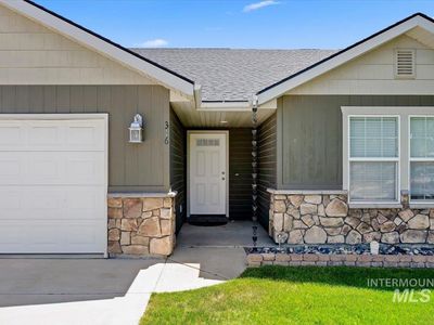 316 Jeannie Way