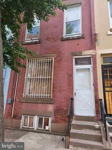 1926 E Hazzard St