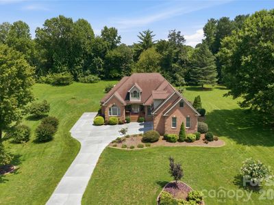 260 Baymount Dr