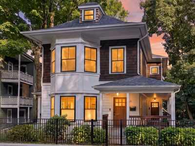 30 Chestnut Sq ##30
