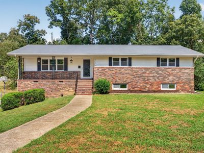 2103 King Court Ln