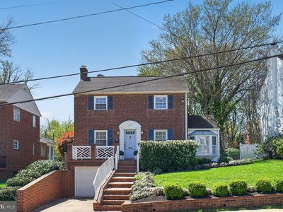 1210 W Braddock Rd