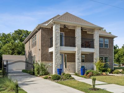 1210 Reverend Cbt Smith St