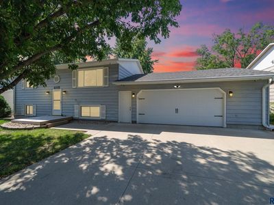 6113 W Cheyenne Dr