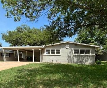 2004 Douglas Dr