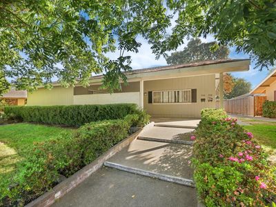 7706 Brentwood Dr