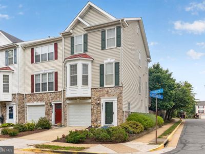 6937 Gourock Ct