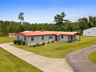 379 Lakepoint Rd