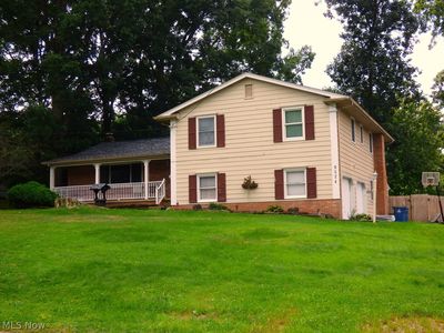 8524 Sleepy Hollow Dr NE