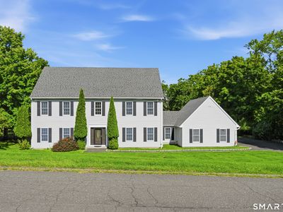 8 Douglas Drive