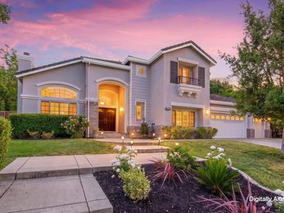 3325 Medallion Ct