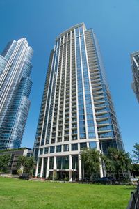 1235 S Prairie Ave APT 3002